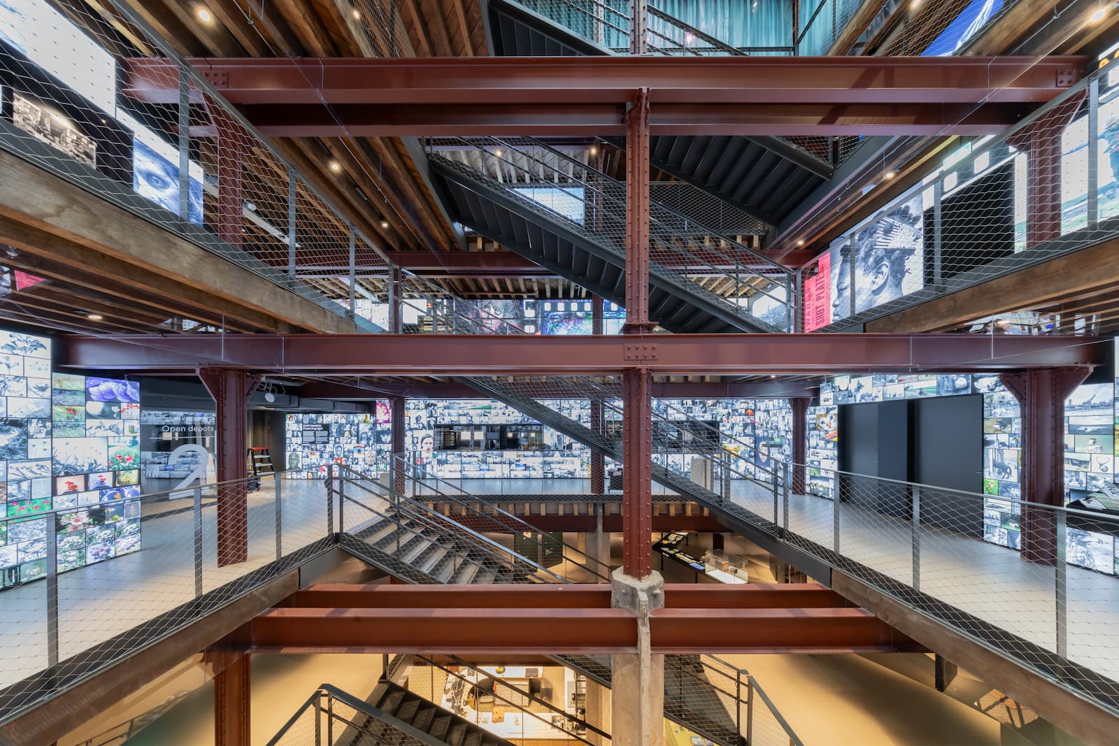 Nederlands Fotomuseum, vide - atrium (liggend - landscape) © Iwan Baan
